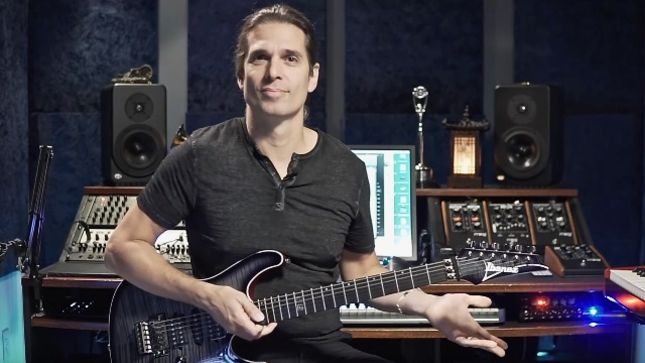 MEGADETH’s KIKO LOUREIRO Says He Has To “Dance With His Fears” When Making A Record; Video 