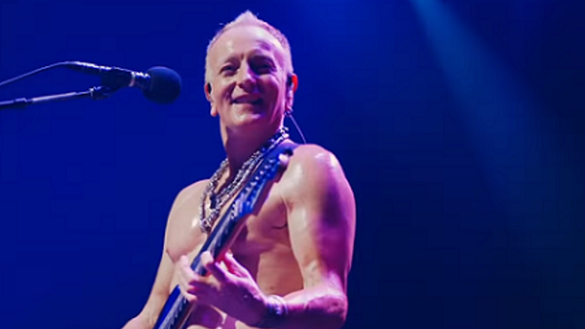 DEF LEPPARD - Behind The Scenes Tour Video From The Czech Republic