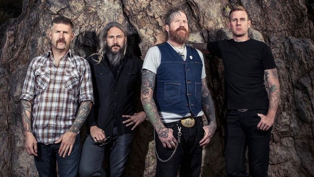 MASTODON Guitarist BILL KELLIHER On Writing For New Album - "I Think It Might Be Good To Step Away For Two Months And Then Start Picking Up Where We Left Off" 