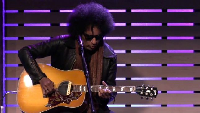 ALICE IN CHAINS Frontman WILLIAM DUVALL To Release Acoustic Solo Album In October; Official Video For "'Til The Light Guides Me Home" Posted