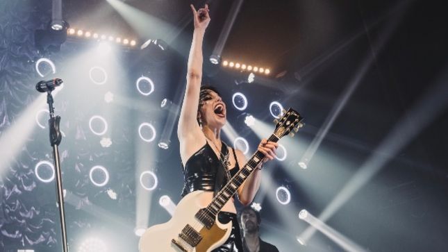 LZZY HALE Talks Forming HALESTORM At Age 13 - "Our Teachers Would Have Interventions; They Would Try To Tell Us 'Hey, That's Actually A Stupid Idea..."
