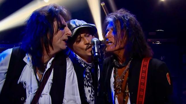 JOE PERRY On Working With ALICE COOPER In HOLLYWOOD VAMPIRES - "I Was Able To Cut Loose On Some Of The Stuff I Normally Wouldn't Do On An AEROSMITH Record"