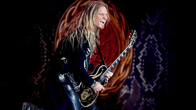 WHITESNAKE Guitarist JOEL HOEKSTRA Offers Lesson In How To Solo Over A Ballad; Video
