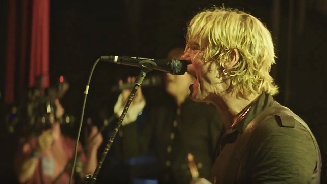 DUFF MCKAGAN Debuts Official Live Video For "Don't Look Behind You"