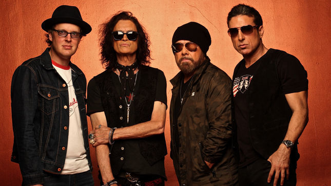 GLENN HUGHES On BLACK COUNTRY COMMUNION - "We're Looking At January 2021 To Record; Hopefully We Can Go Through With That" (Video)