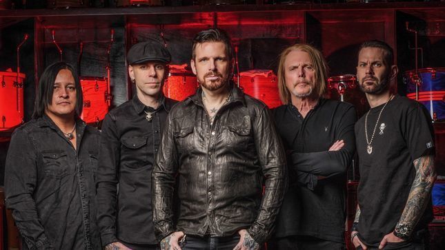 BLACK STAR RIDERS Talk Working With PEARL ADAY On New Album - "Having Her On The Record Is Definitely Something We Wanted" (Video)