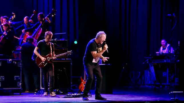 DEEP PURPLE Singer IAN GILLAN Premiers "Razzle Dazzle" (Live In Moscow) Video From Contractual Obligation Live Release