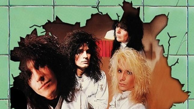 MÖTLEY CRÜE - Dr. Feelgood 30th Anniversary Deluxe Edition Box Set To Arrive In April