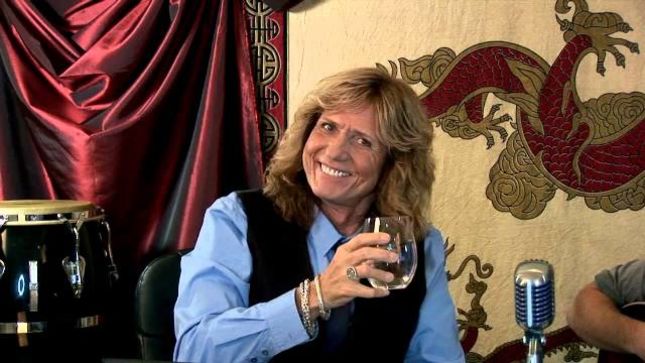 WHITESNAKE Frontman DAVID COVERDALE Celebrates 68th Birthday With The SCORPIONS In São Paulo