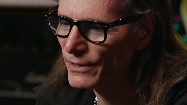STEVE VAI Talks Working With DAVID COVERDALE In WHITESNAKE - "He's Completely Committed To His Craft" (Video)
