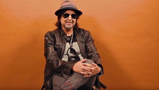 MOTÖRHEAD Guitarist PHIL CAMPBELL Recalls 1973 HAWKIND / LEMMY Concert - "It Scared The Shit Out Of Me... Still Have Nightmares About It"; Video