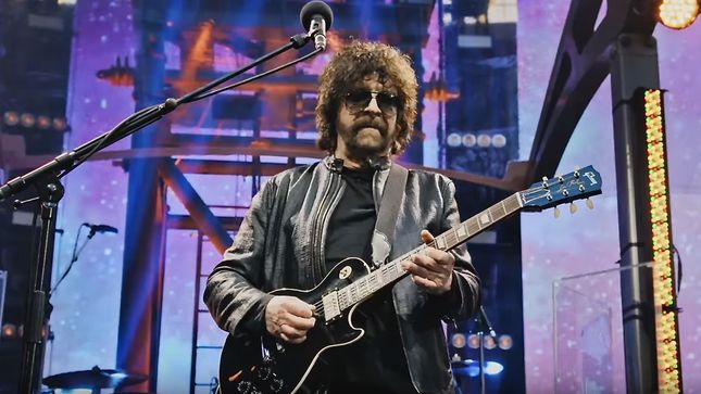 JEFF LYNNE Has 2,000 Cassette Tapes Of Unheard ELO Tracks But Can’t Play Them!