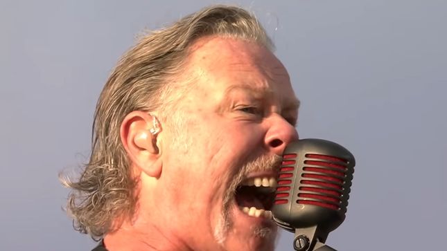 METALLICA’s James Hetfield Brings Up Addiction On Stage In Norway; “Moth Into Flame” Pro-Shot Video
