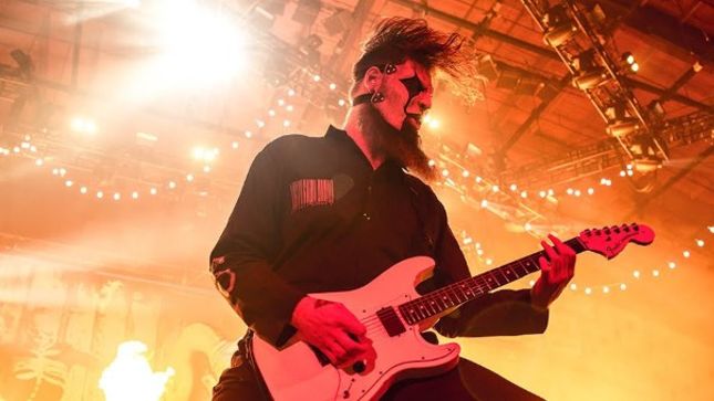 SLIPKNOT's JIM ROOT Offers Advice To Aspriring Guitarists - "Play With People Who Are Better Than You; Give Yourself A Challenge"