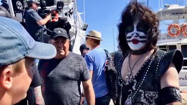 KISS - Three-Piece Lineup Performs For Great White Sharks; Video Report, Photos