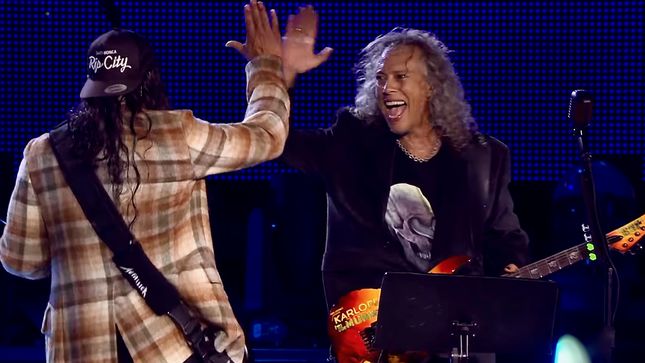 METALLICA's Robert Trujillo & Kirk Hammett Perform IVAN MLÁDEK Classic In Prague; Video
