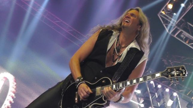 WHITESNAKE Guitarist JOEL HOEKSTRA Talks Being A Member Of TRANS-SIBERIAN ORCHESTRA - "What Do I Have To Be Unhappy About?"