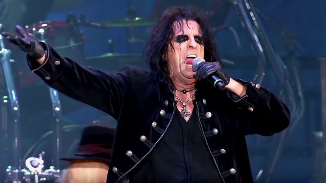 Fire Fight Australia Benefit Concert Featuring ALICE COOPER And QUEEN Raises Nearly $10 Million
