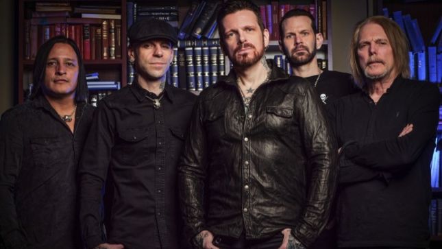 BLACK STAR RIDERS Bassist ROBBIE CRANE On Frontman RICKY WARWICK - "He Has No Problems With Writing Songs By Himself Or Accepting Ideas From Anybody"
