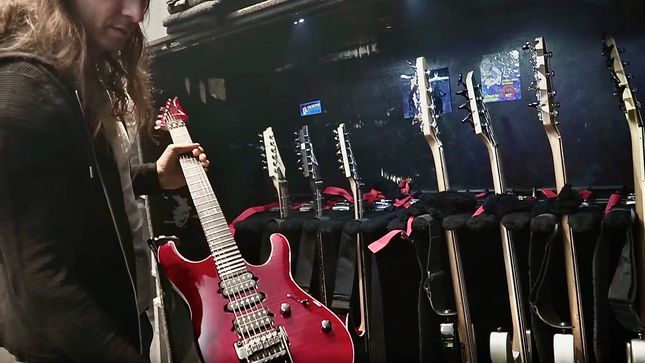 MEGADETH Guitarist KIKO LOUREIRO Takes You Backstage In Amsterdam; Video