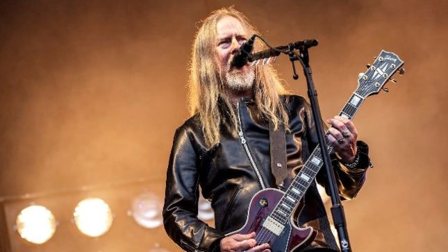 ALICE IN CHAINS Guitarist JERRY CANTRELL Confirms He Is Working On A New Solo Album (Video)