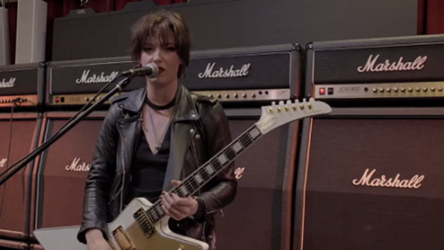 HALESTORM Frontwoman LZZY HALE - "I Approach Guitar So Differently"