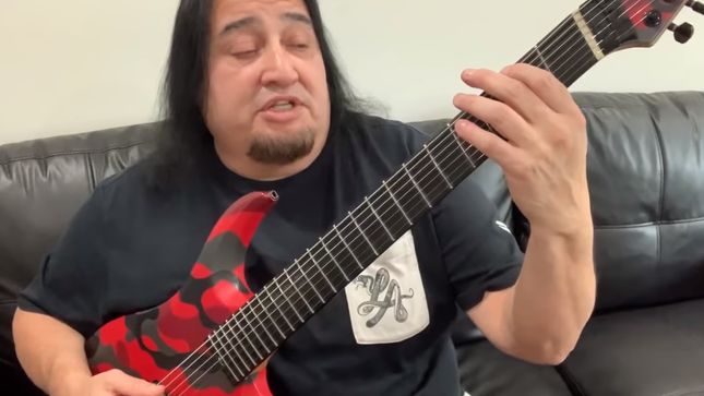 FEAR FACTORY’s DINO CAZARES Demonstrates The Riff To “Replica”