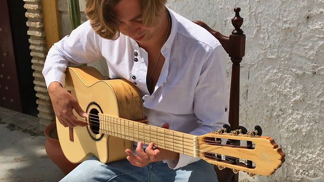 IRON MAIDEN's "Hallowed Be Thy Name" Gets Acoustic Treatment From Guitarist THOMAS ZWIJSEN; Video