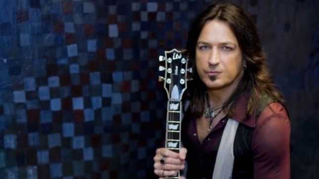 STRYPER Frontman MICHAEL SWEET - "I've Learned The Hard Way... Don't Sign Your Life Away"