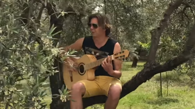 Watch THOMAS ZWIJSEN’s Acoustic Cover IRON MAIDEN’s The Loneliness Of The Long Distance Runner