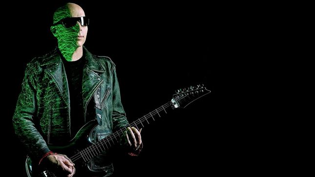 JOE SATRIANI Looks Back On The Extremist Album In Premier Episode Of "Club Joe Streaming Sessions"; Video