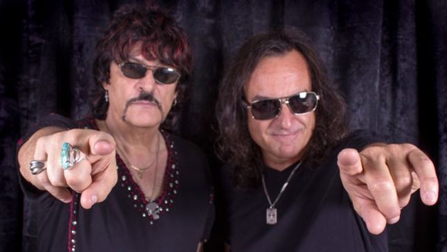 CARMINE APPICE And VINNY APPICE To Pay Tribute To RONNIE JAMES DIO This Saturday With Lockdown Video Performance Of "Monsters And Heroes"