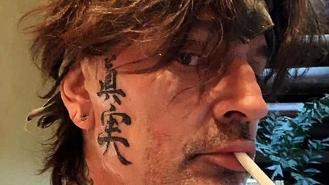 MÖTLEY CRÜE Drummer TOMMY LEE Shows Off New Face Tattoos