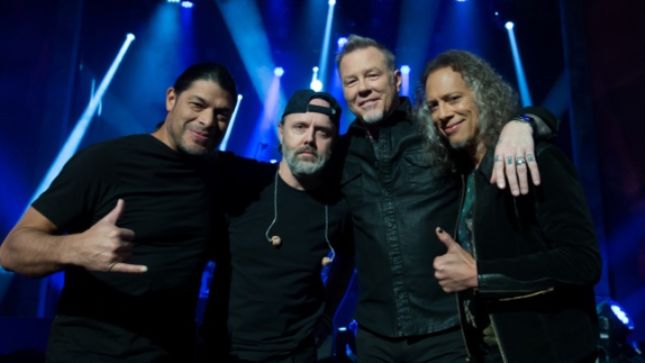 ROBERT TRUJILLO - "When METALLICA Get Together And Plug In They Just Turn Into These Big Teenagers; That's Why I Know The Next Phase Is Going To Get Even Better"