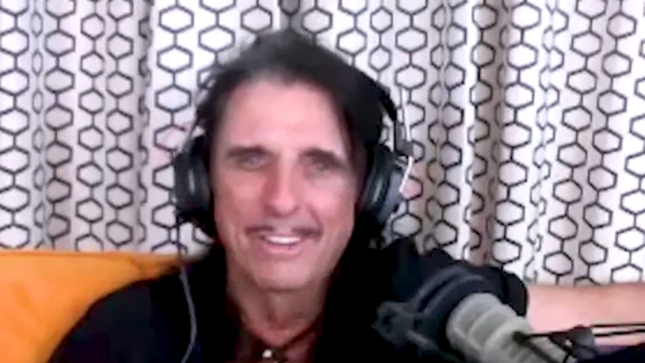 ALICE COOPER Opens Up About Lyrics To New Song "Don't Give Up" - "I Wrote It Spontaneously" 