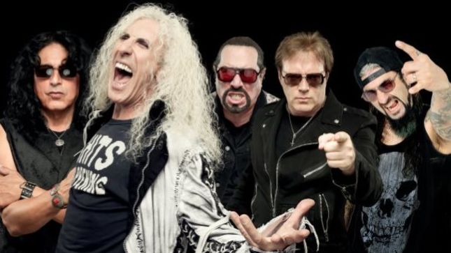  DEE SNIDER On Drummer MIKE PORTNOY Filling In For A.J. PERO On TWISTED SISTER's Final Tour - 