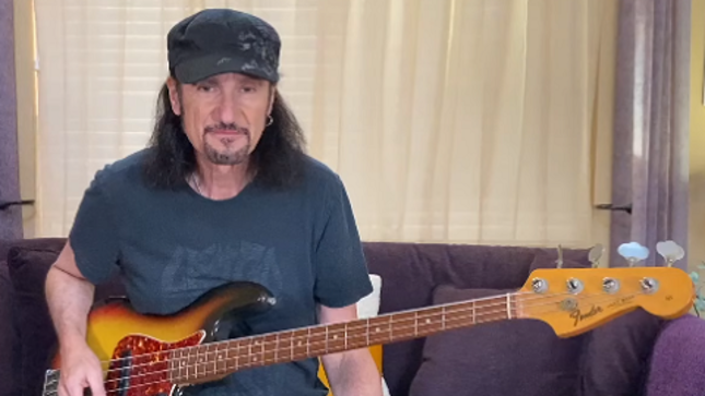 Former KISS Guitarist BRUCE KULICK Talks Playing Bass On "Jungle" From Carnival Of Souls - "A Pretty Weird Riff"