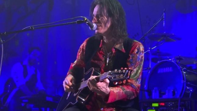 STEVE VAI Posts Live Archive Tour Footage Of "Mercy" And "The Animal Jam"