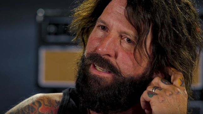 TRACII GUNS Featured In New Episode Of Gibson TV's "My First Gibson"; Video