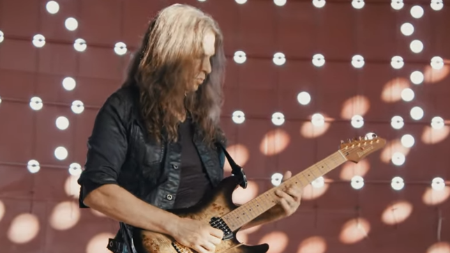 MEGADETH Guitarist KIKO LOUREIRO - Watch Playthrough Video Of New Solo Track "Vital Signs"