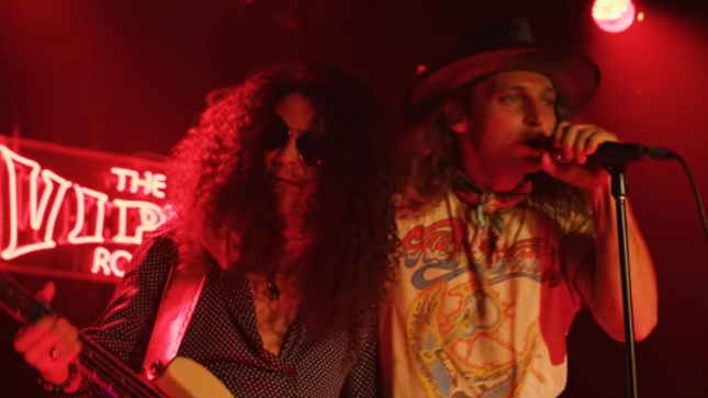 DIRTY HONEY Perform "Break You" Live From The Viper Room