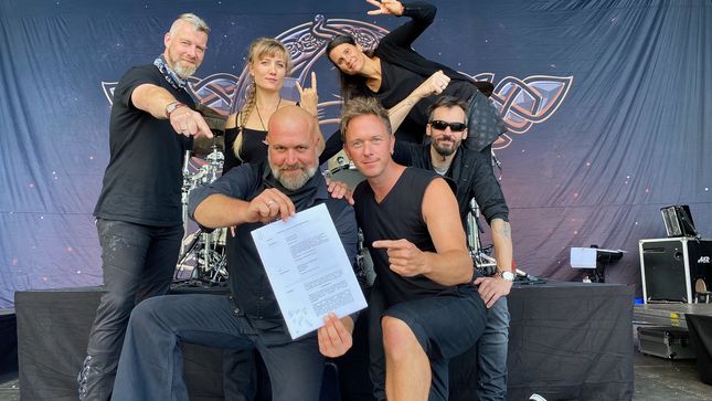 SCHANDMAUL Signs Worldwide Contract With Napalm Records