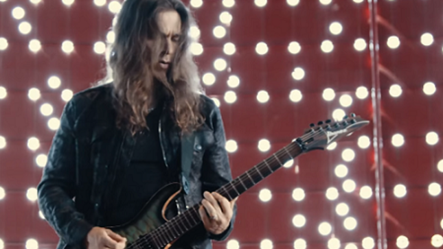 MEGADETH Guitarist KIKO LOUREIRO - "Overflow" Playthrough Video