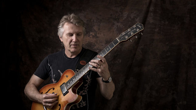 RIK EMMETT Talks Leaving TRIUMPH And Going Solo - "There Was Pressure From Managers, Agents And Record Companies; They Didn't Want Me To Betray The Market That I'd Already Built Up"