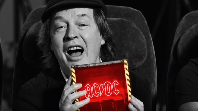 AC/DC Guitarist ANGUS YOUNG Discusses Recording Power Up Album - "All We Had To Concentrate On Was Getting A Great Performance"; Audio