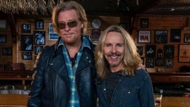 TOMMY SHAW, DARYL HALL & Friends Perform STYX Classics "Renegade", "Too Much Time On My Hands" And "Blue Collar Man; Live From Daryl's House (Video)