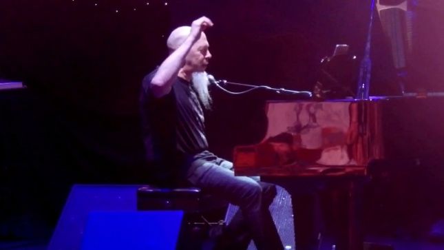 DREAM THEATER Keyboardist JORDAN RUDESS Uploads Video Of "Chopsticks" Performance From November 2018 Solo Piano Concert in Sydney