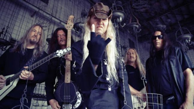 SANCTUARY Guitarist LENNY RUTLEDGE On Original Vocalist WARREL DANE - "He Was Quiet And Shy, But He Had This Way Of Turning Things On And Being The Life Of The Party" 