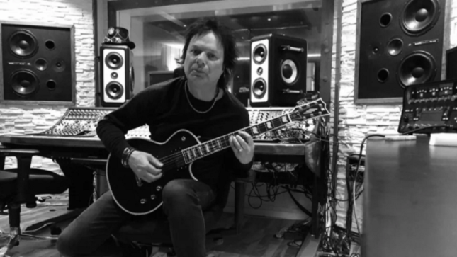KING DIAMOND Guitarist ANDY LAROCQUE Names Solo That Best Represents Him - "Welcome Home'; I Was On Fire"
