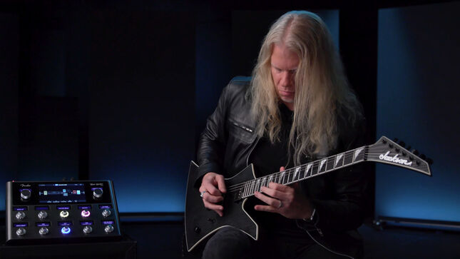 ARCH ENEMY's JEFF LOOMIS Puts Fender Tone Master Pro Features To The Test; Video